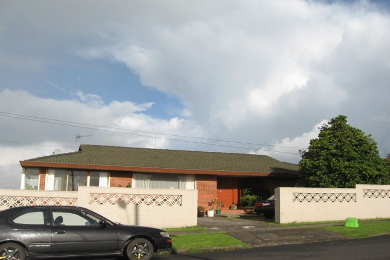 Photo of property in 31 Mellons Bay Road, Mellons Bay, Auckland, 2014