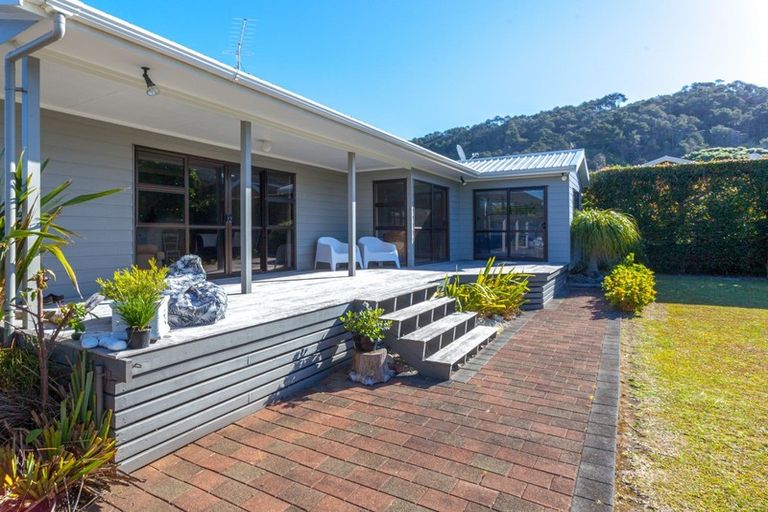 Photo of property in 59 Hahei Beach Road, Hahei, Whitianga, 3591
