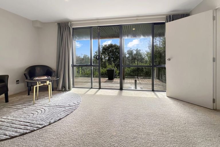 Photo of property in 5/12 Schnapper Rock Road, Schnapper Rock, Auckland, 0632