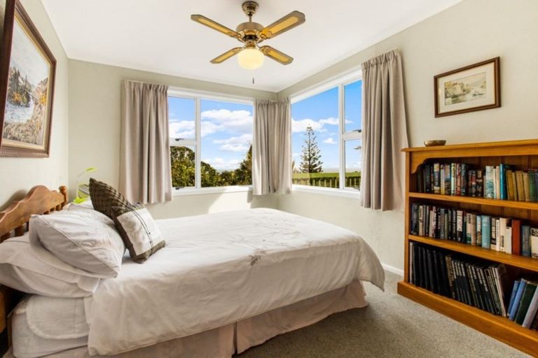 Photo of property in 93 Waitea Road, Muriwai, Waimauku, 0881