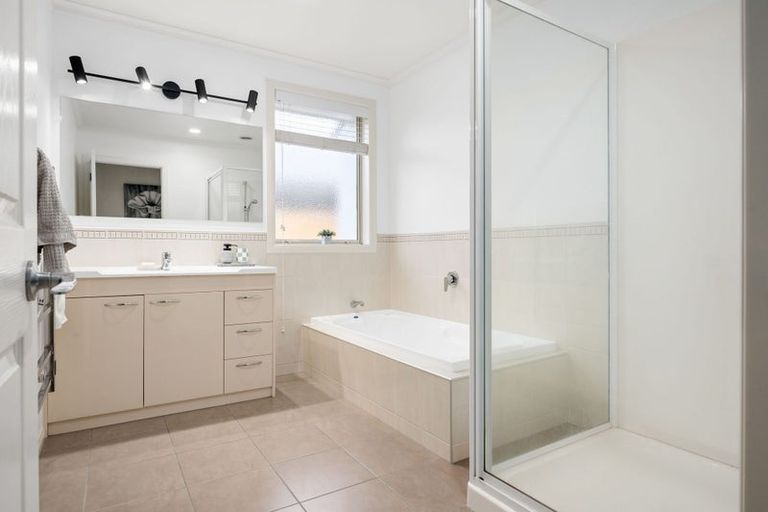 Photo of property in 48 Farringdon Avenue, Rototuna North, Hamilton, 3210