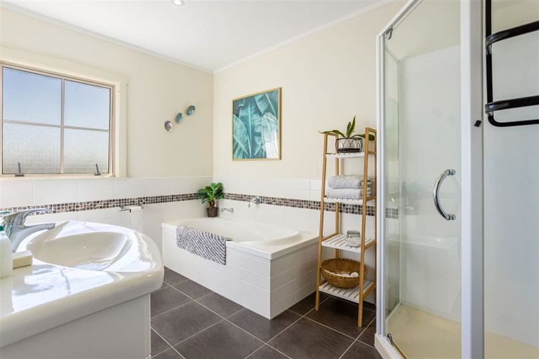 Photo of property in 135c Hutchinson Road, Helensville, 0875