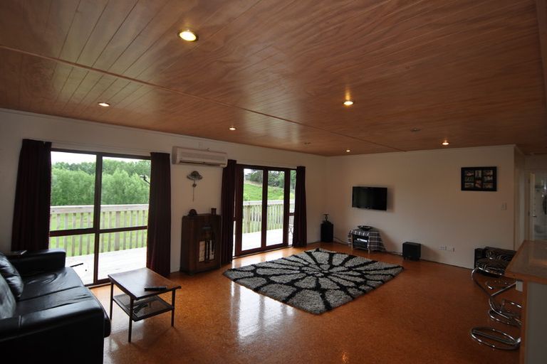 Photo of property in 73 Settlement Road, Kaiwaka, 0573