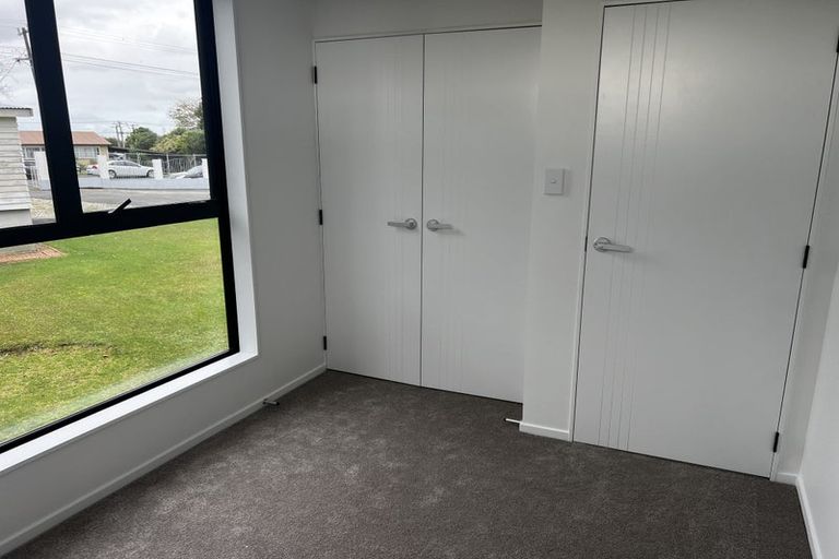 Photo of property in 9/233 Great North Road, Henderson, Auckland, 0612
