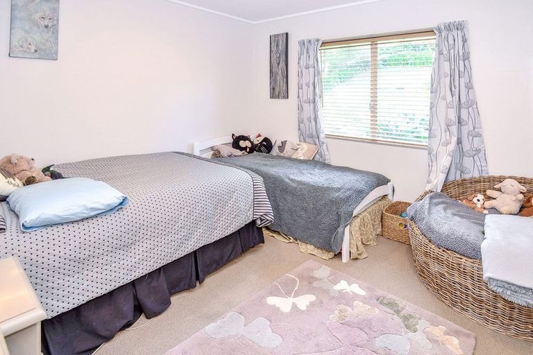 Photo of property in 64a Brian Crescent, Stanmore Bay, Whangaparaoa, 0932