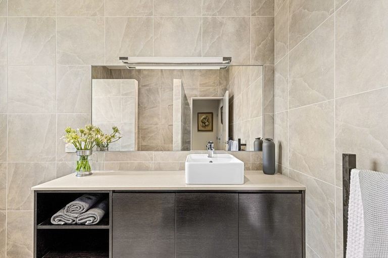 Photo of property in 30 Tamahunga Drive, Matakana, 0985