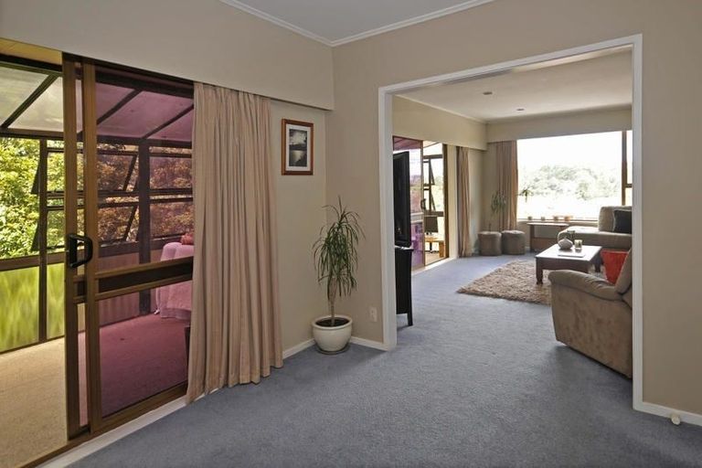 Photo of property in 76 Weatherly Road, Torbay, Auckland, 0630