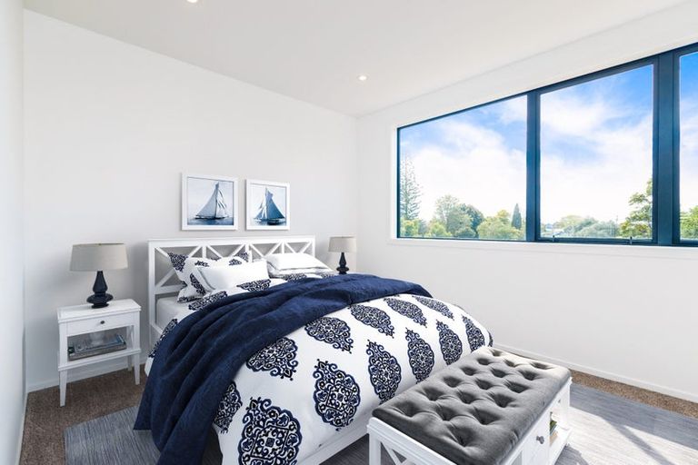 Photo of property in 9 Mokopiko Court, Beach Haven, Auckland, 0626