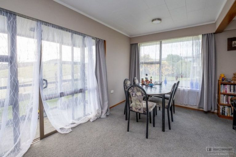 Photo of property in 25 Chartwell Drive, Eltham, 4322