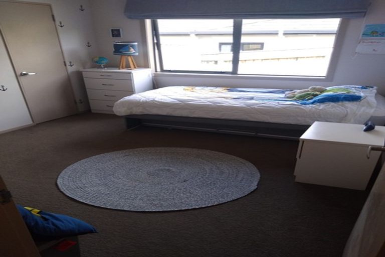 Photo of property in 30 Te Puia Drive, Aotea, Porirua, 5024