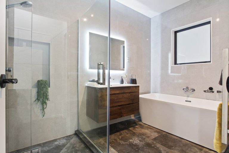 Photo of property in 16 Catherine Mclean Road, Pukekohe, 2120