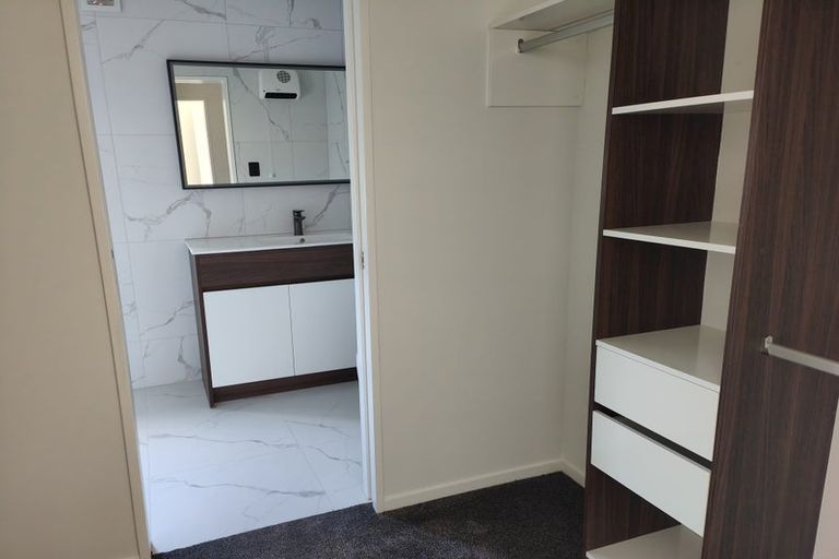 Photo of property in 2a Embling Place, Eastern Beach, Auckland, 2012