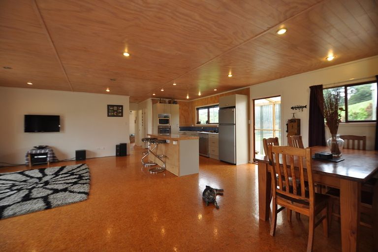 Photo of property in 73 Settlement Road, Kaiwaka, 0573