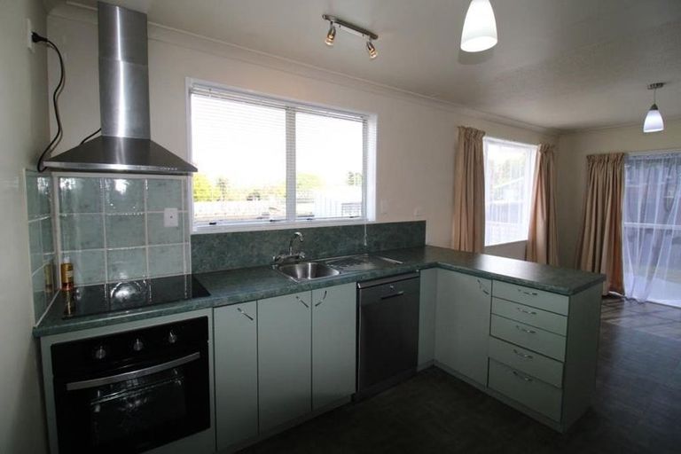 Photo of property in 51 Saint Heliers Crescent, Aranui, Christchurch, 8061