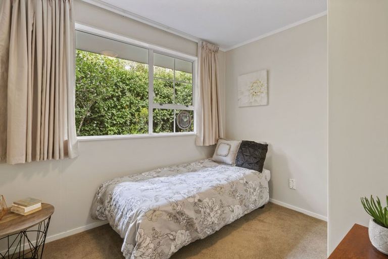 Photo of property in 35 Fendalton Crescent, Pinehaven, Upper Hutt, 5019