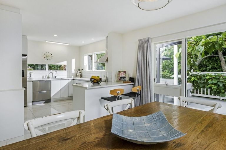 Photo of property in 2/21 Brook Street, Milford, Auckland, 0620