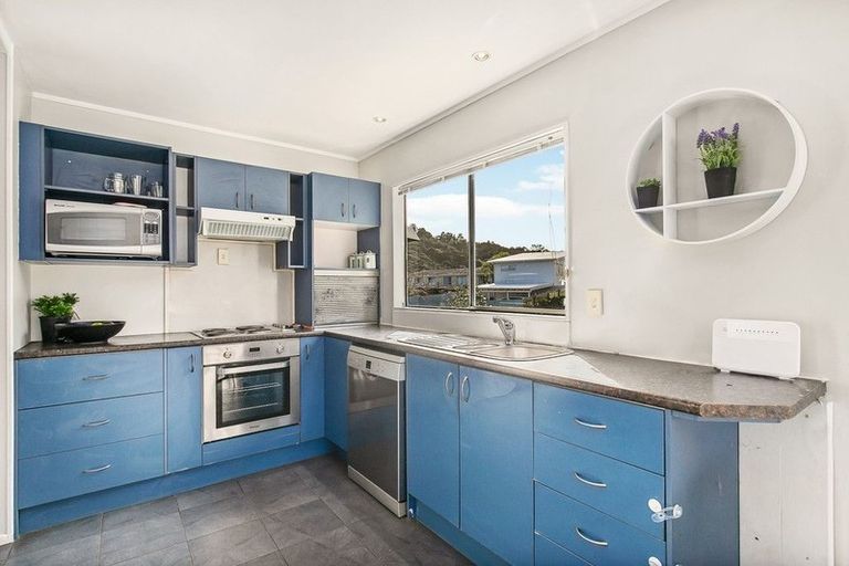 Photo of property in 1/60 Simon Ellice Drive, Bayview, Auckland, 0629