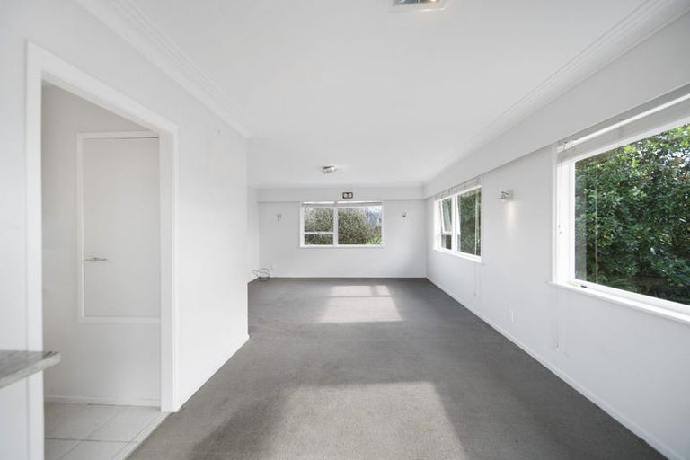 Photo of property in 34 Cyclarama Crescent, Massey, Auckland, 0614