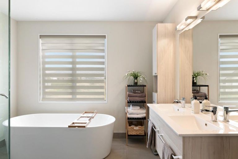 Photo of property in 28 Minaret Ridge, Wanaka, 9305