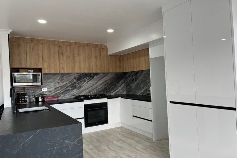 Photo of property in 1/131 Botany Road, Botany Downs, Auckland, 2010