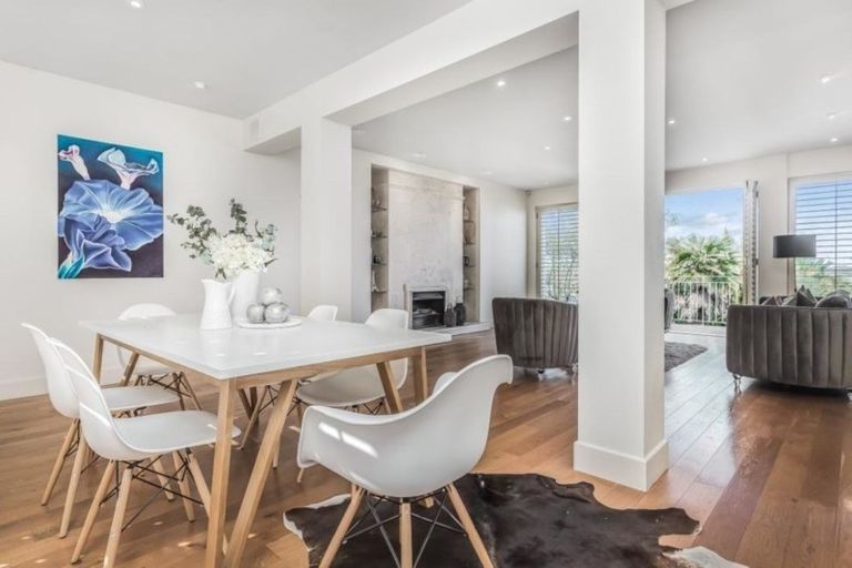 Photo of property in 20 Courtneys, West Harbour, Auckland, 0618