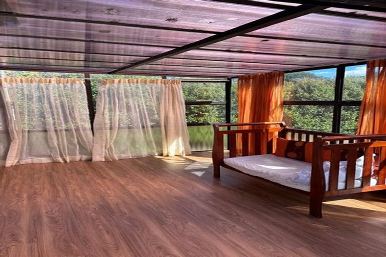 Photo of property in 99 Stottholm Road, Titirangi, Auckland, 0604