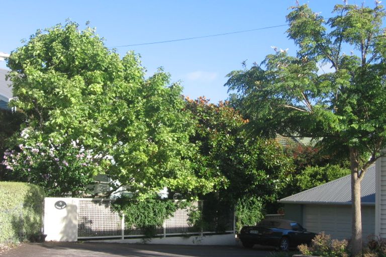 Photo of property in 6 Rattray Street, Devonport, Auckland, 0624