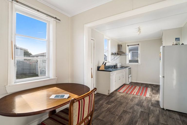 Photo of property in 10 Cornfoot Street, Castlecliff, Whanganui, 4501