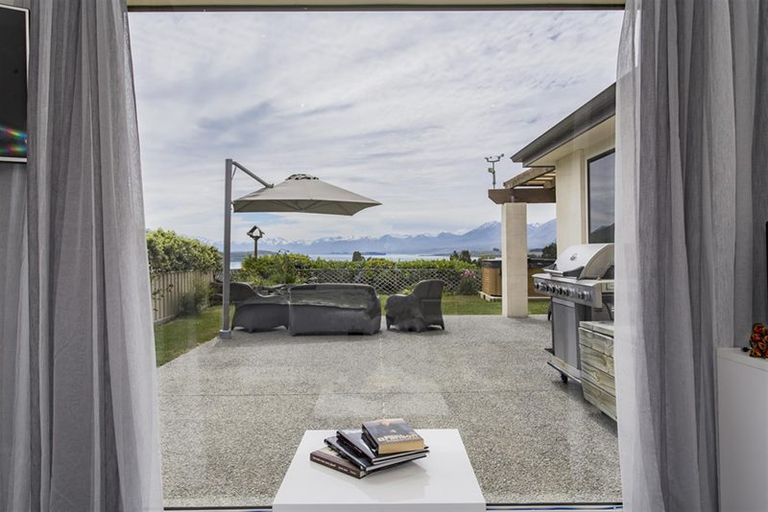 Photo of property in 2 Sams Place, Lake Tekapo, 7999