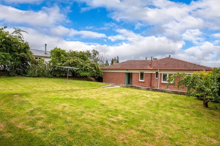 Photo of property in 18 Branxholm Street, Roxburgh, 9500