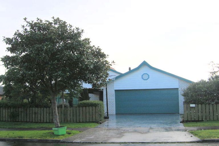 Photo of property in 19 Heathridge Place, Burswood, Auckland, 2013