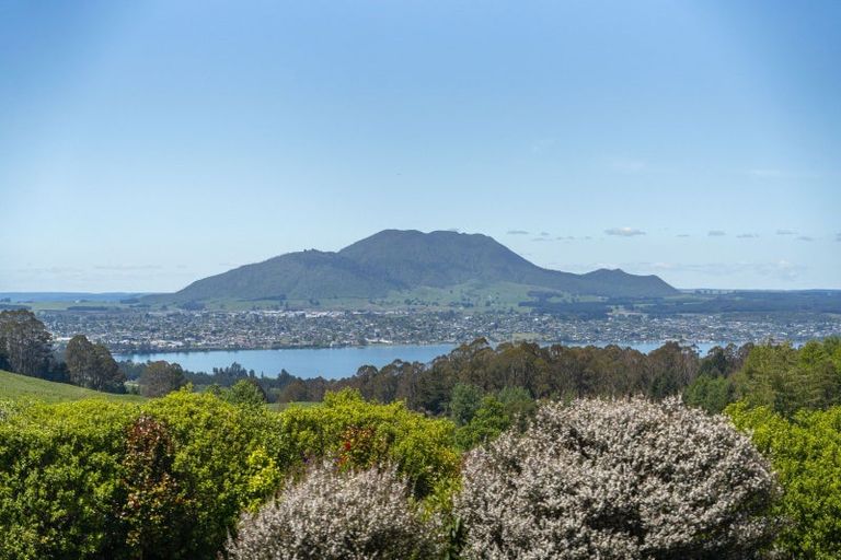 Photo of property in 48 Stewart Glen, Acacia Bay, Taupo, 3385