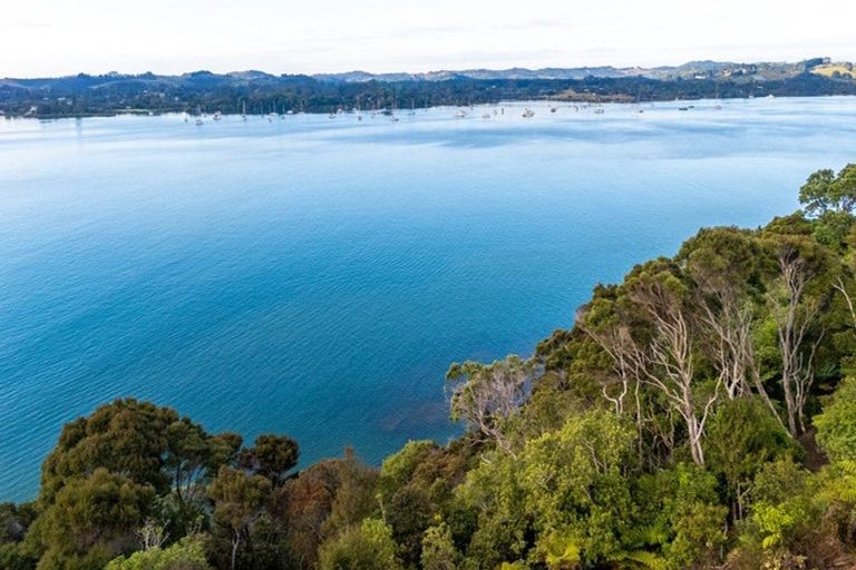 Photo of property in 100 Doves Bay Road, Kerikeri, 0294