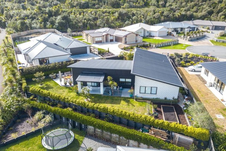 Photo of property in 9 Ellesmere Close, Pyes Pa, Tauranga, 3112