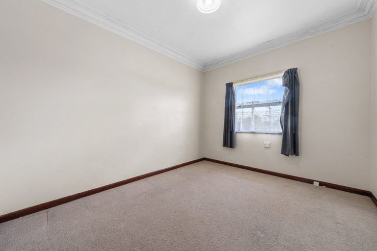 Photo of property in 4 Kenderdine Road, Papatoetoe, Auckland, 2025