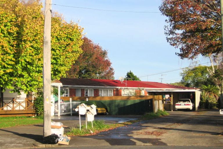 Photo of property in 2/10 Mahon Place, Papatoetoe, Auckland, 2025