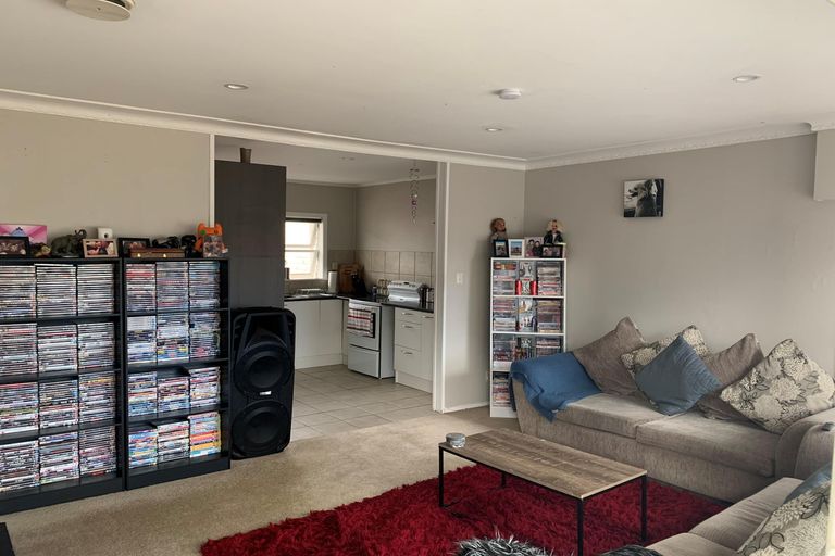 Photo of property in 3/6 Clevedon Road, Papakura, 2110