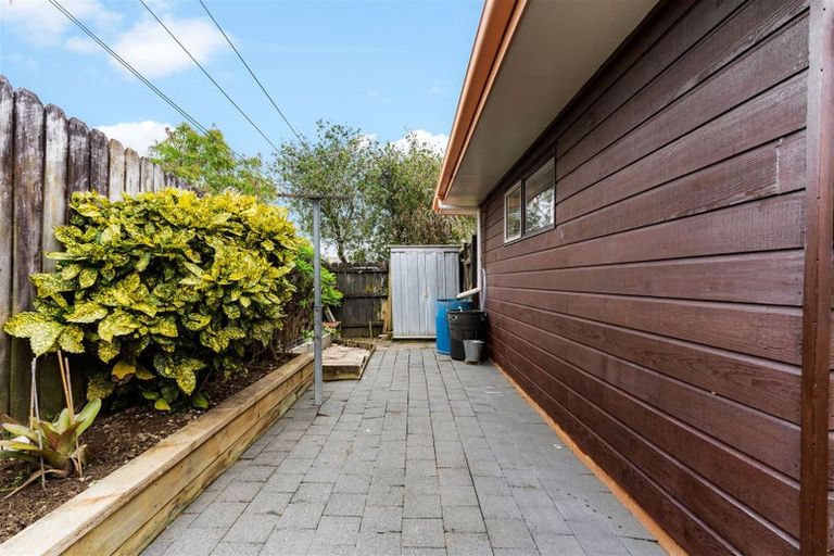 Photo of property in 14 West Fairway, Golflands, Auckland, 2013