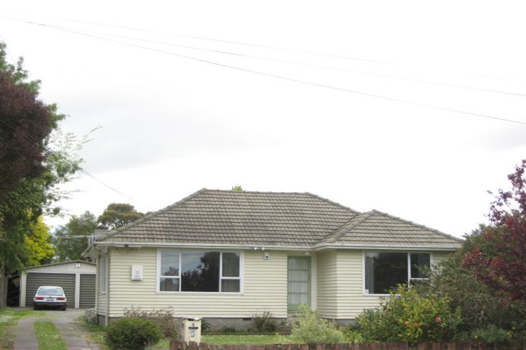 Photo of property in 9 Dunedin Street, Redwood, Christchurch, 8051