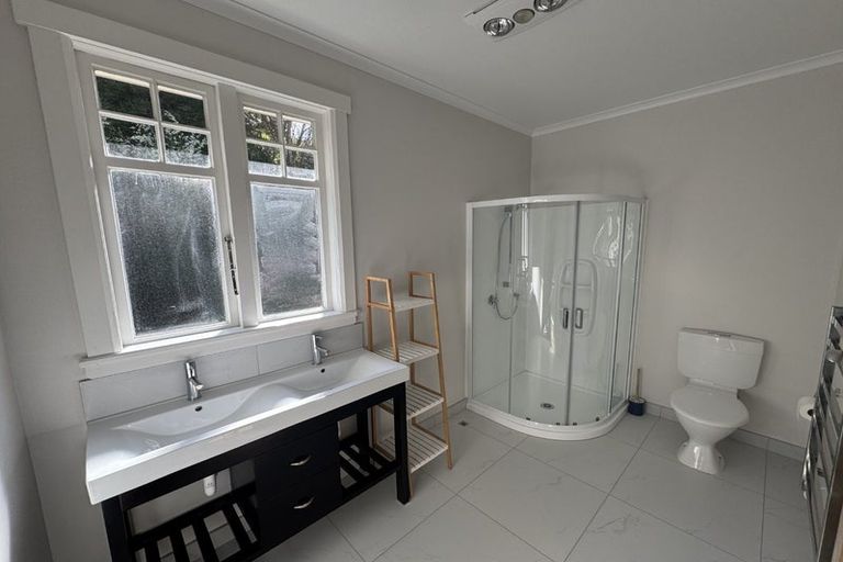 Photo of property in 14 Glen Road, Kelburn, Wellington, 6012