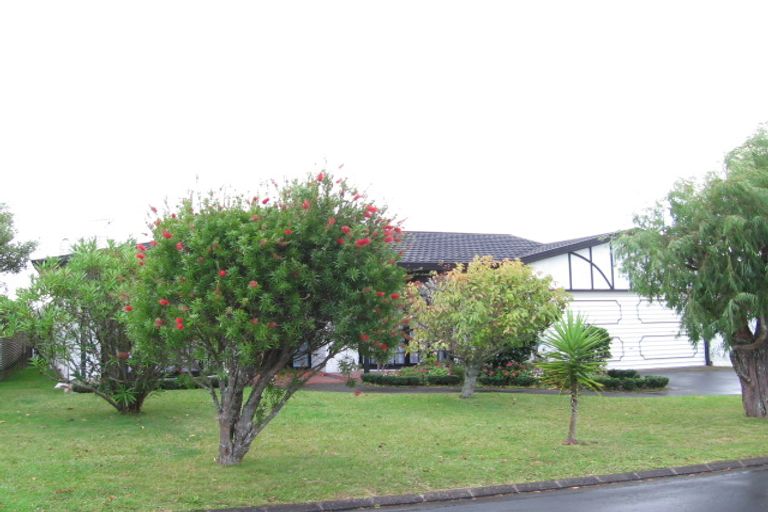 Photo of property in 6 Bungalore Place, Half Moon Bay, Auckland, 2012