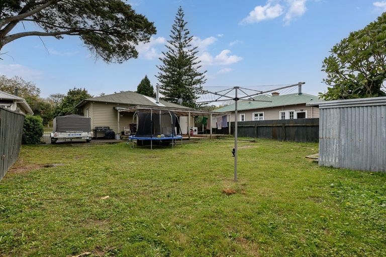 Photo of property in 6 Napier Road, Terrace End, Palmerston North, 4410