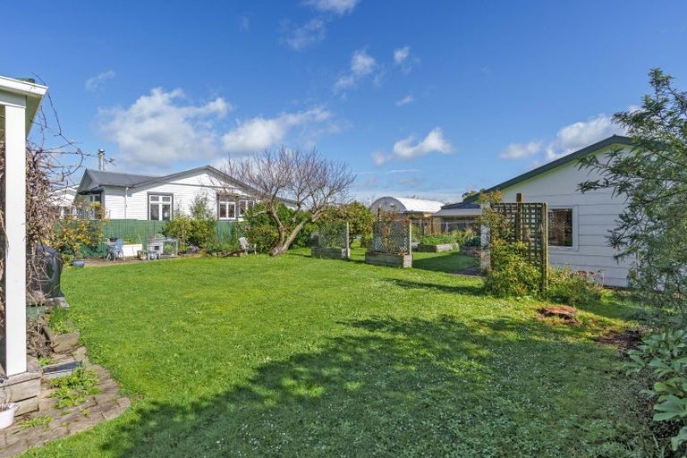 Photo of property in 27 Sackville Street, Martinborough, 5711