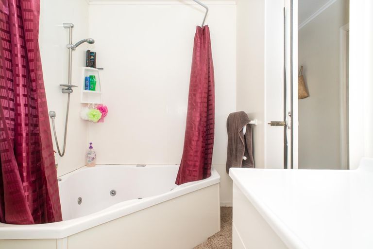 Photo of property in 46 Owen Road, Outer Kaiti, Gisborne, 4010