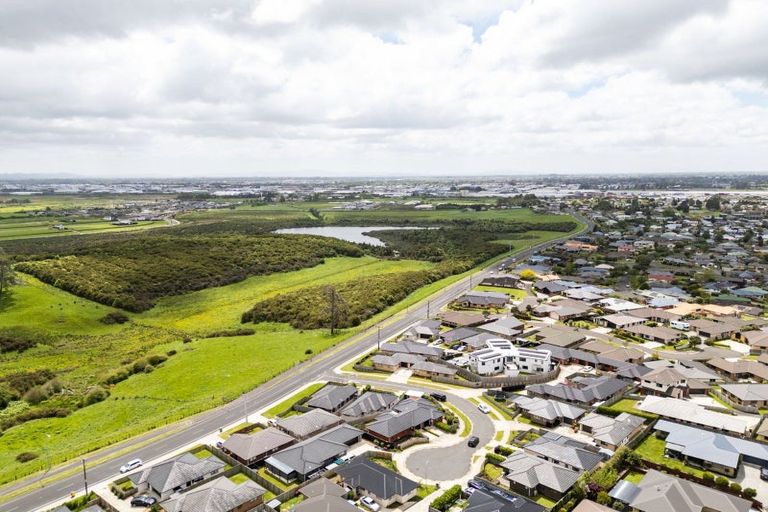 Photo of property in 8 Manawaroa Close, Grandview Heights, Hamilton, 3200