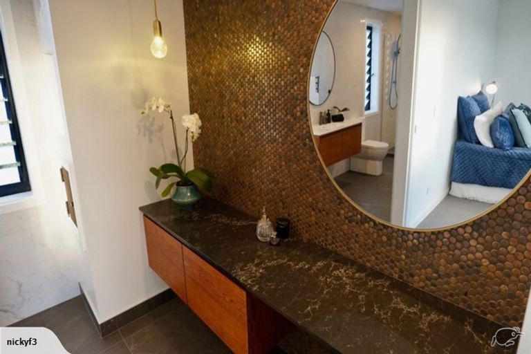 Photo of property in 7 Te Heke Place, Waikanae, 5036