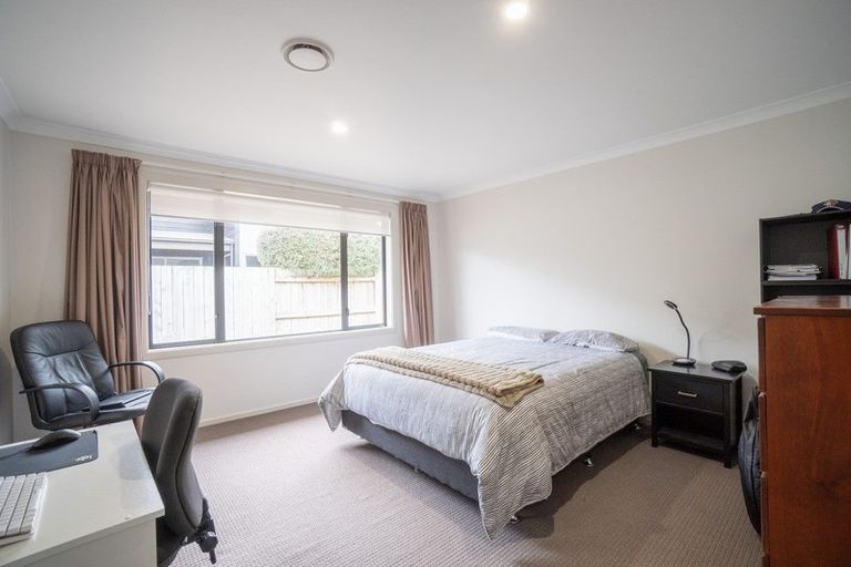 Photo of property in 4 Manhattan Court, Kelvin Grove, Palmerston North, 4414