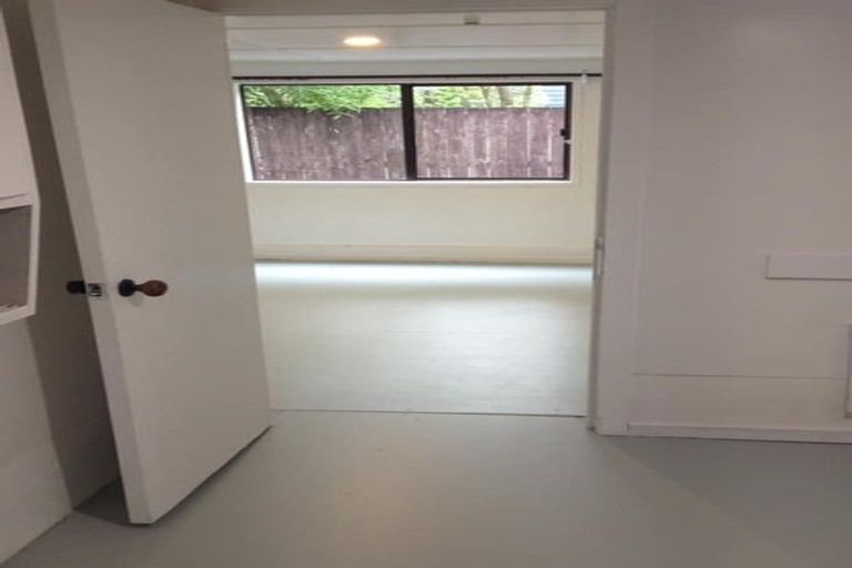 Photo of property in 54 Derwent Crescent, Titirangi, Auckland, 0604