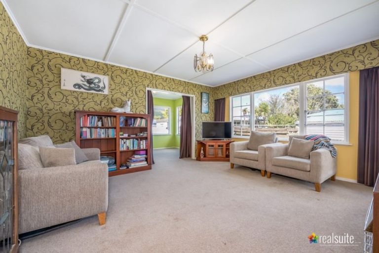 Photo of property in 280 Wellington Road, Wainuiomata, Lower Hutt, 5014