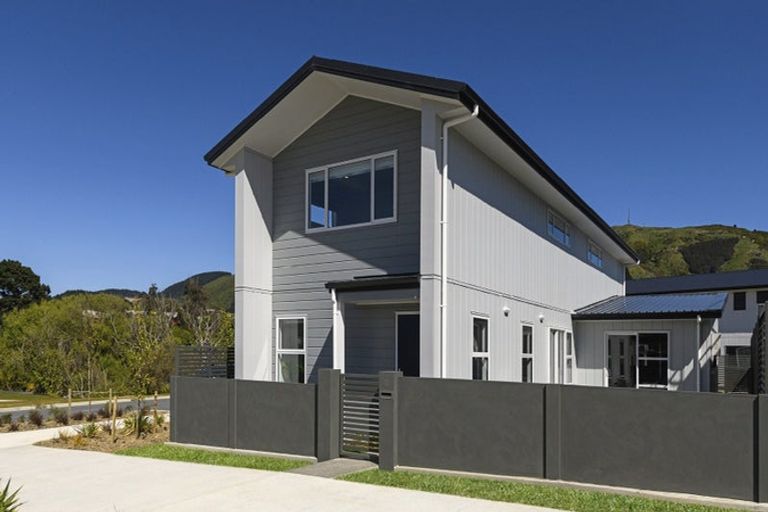 Photo of property in 40 Bluff Road, Kenepuru, Porirua, 5022